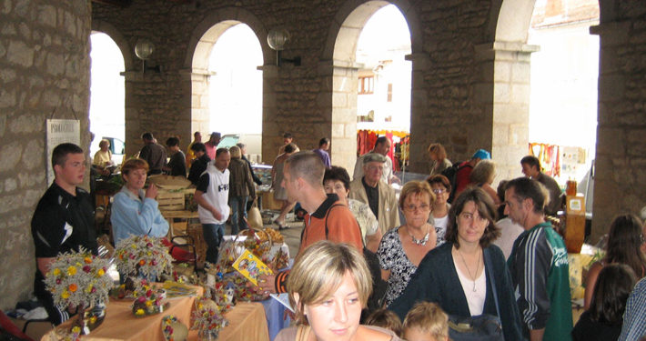 markt ambert gemeentehuis